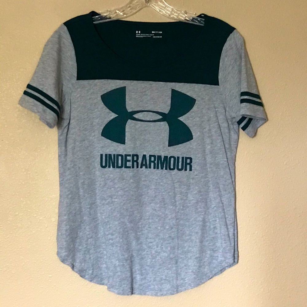 🤍UNDER ARMOUR TEE🤍